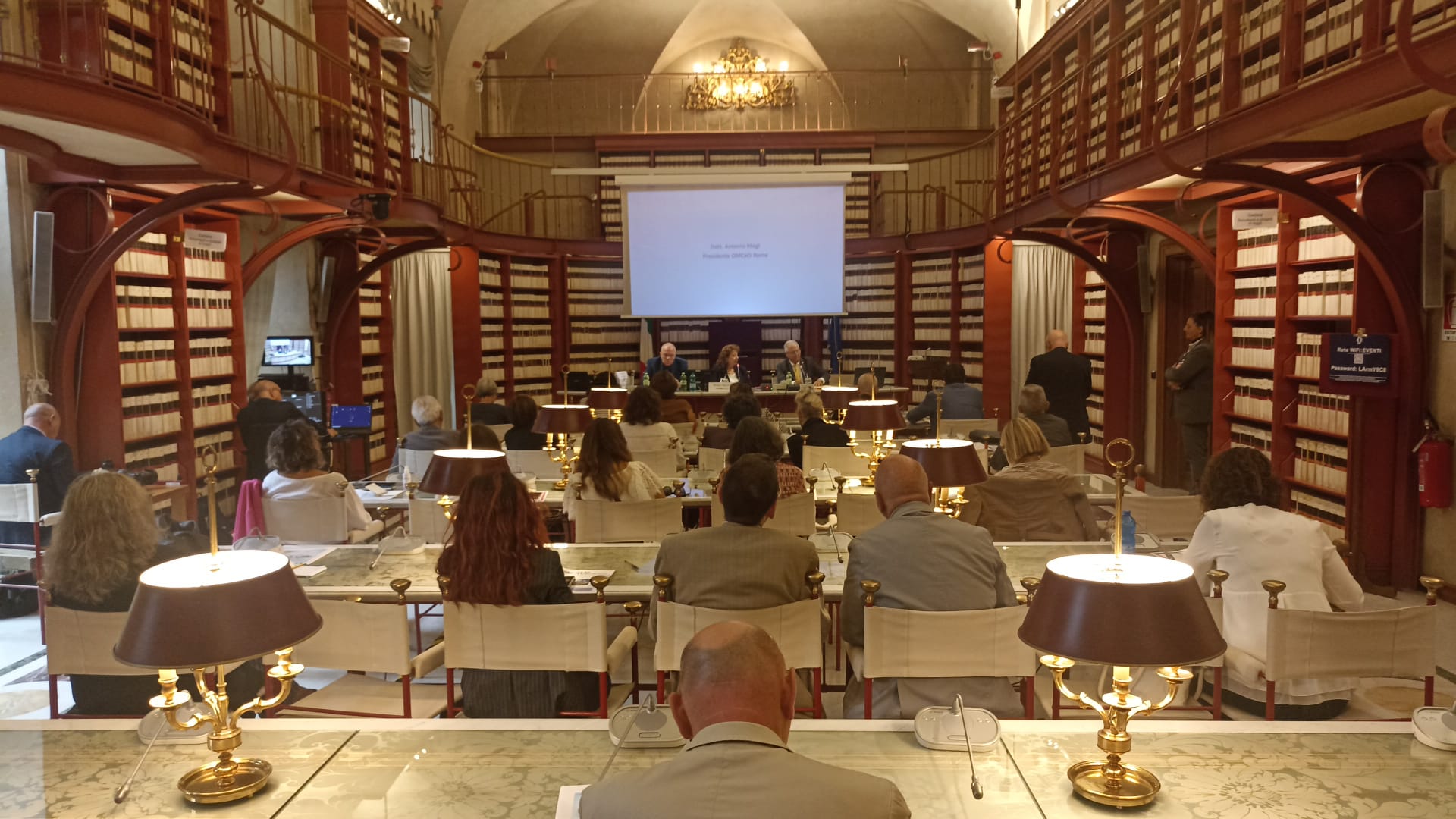 Un momento del convegno Agorà Alzheimer nella biblioteca della Camera dei deputati a Palazzo San Macuto