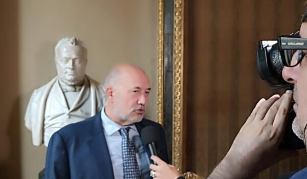 Torino, il Garante Anastasìa intervistato nella Sala Cavour del circolo dei Lettori a Palazzo Graneri della Roccia.