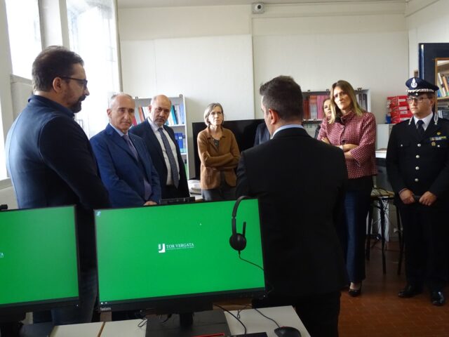 Un momento del sopralluogo inaugurale dell'aula universitaria digitalizzata di Rebibbia Nuovo complesso.