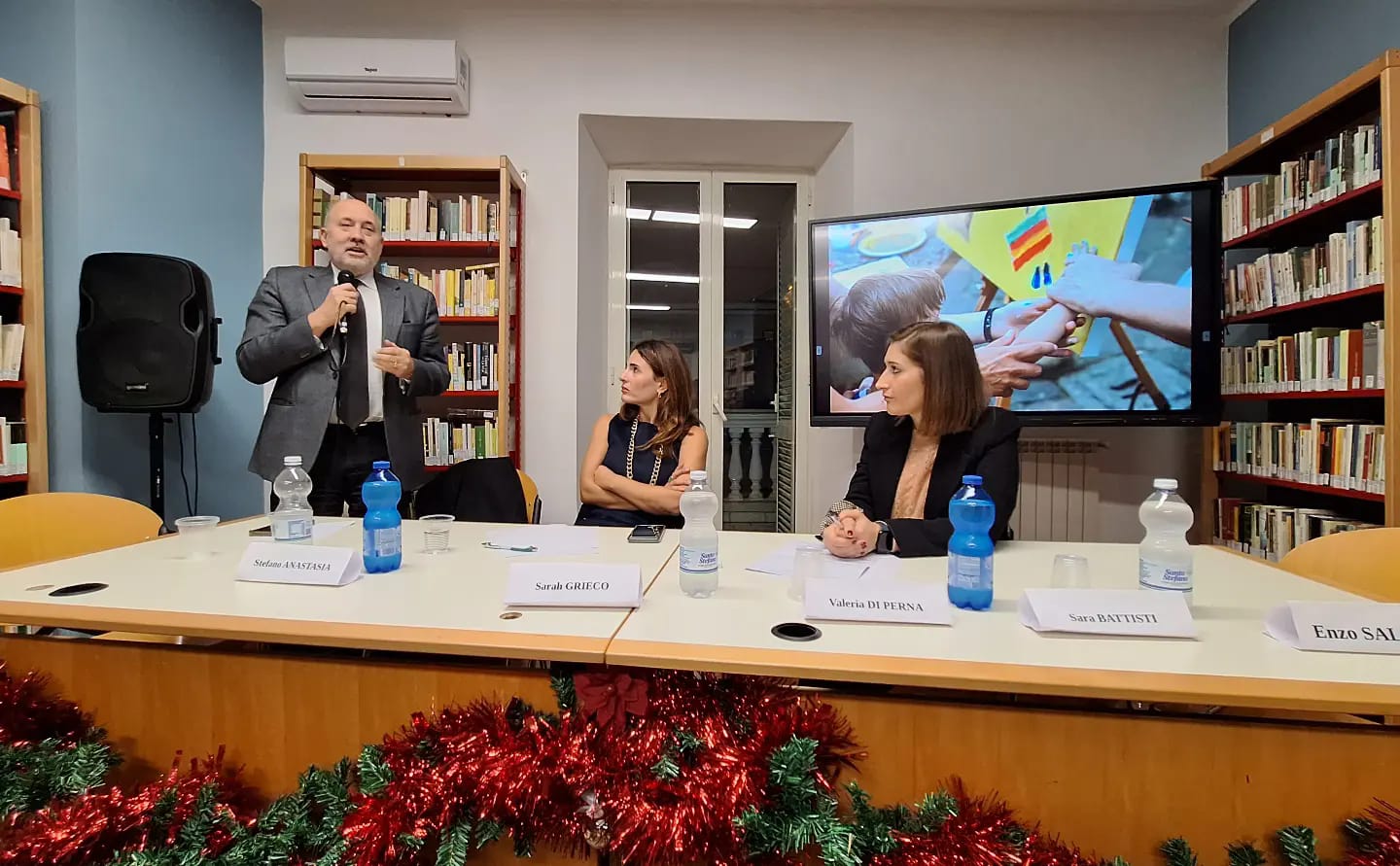 Un momento dell'evento inaugurale delle mastra a Cassino. Da sinistra: Anastasìa, Grieco, Perna.